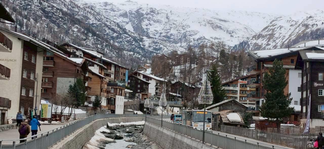 策馬特 Zermatt,雪山下的木屋小鎮